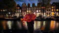 amsterdam-canal-umbrella-night